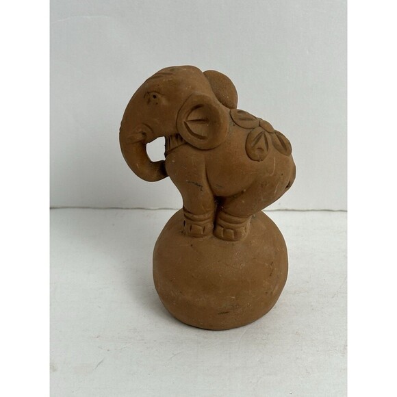Vintage 70’s POTTERY CIRCUS ELEPHANT STANDING ON BALL - Picture 2 of 3